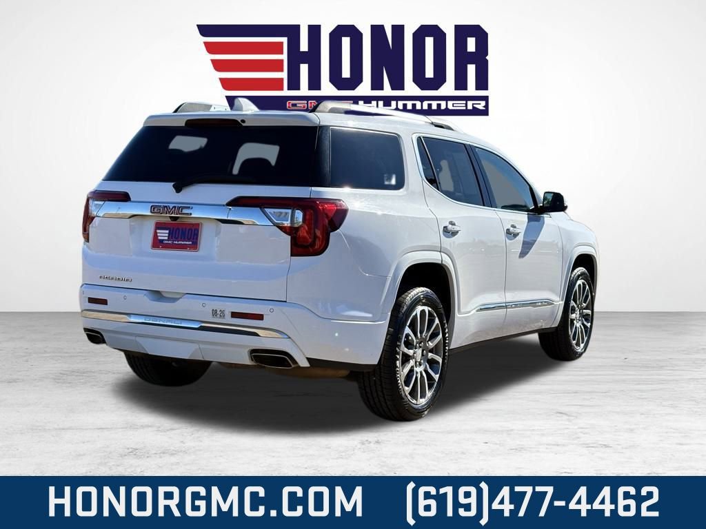 Used 2023 GMC Acadia Denali image 3