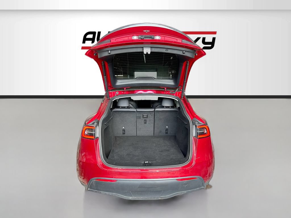 Used 2024 Tesla Model Y Performance AWD/4WD image 26