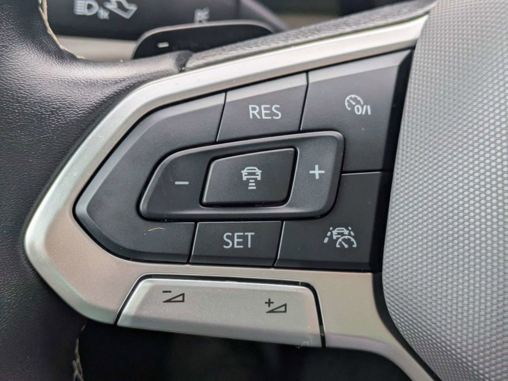 Certified 2024 Volkswagen Atlas SEL AWD/4WD image 28