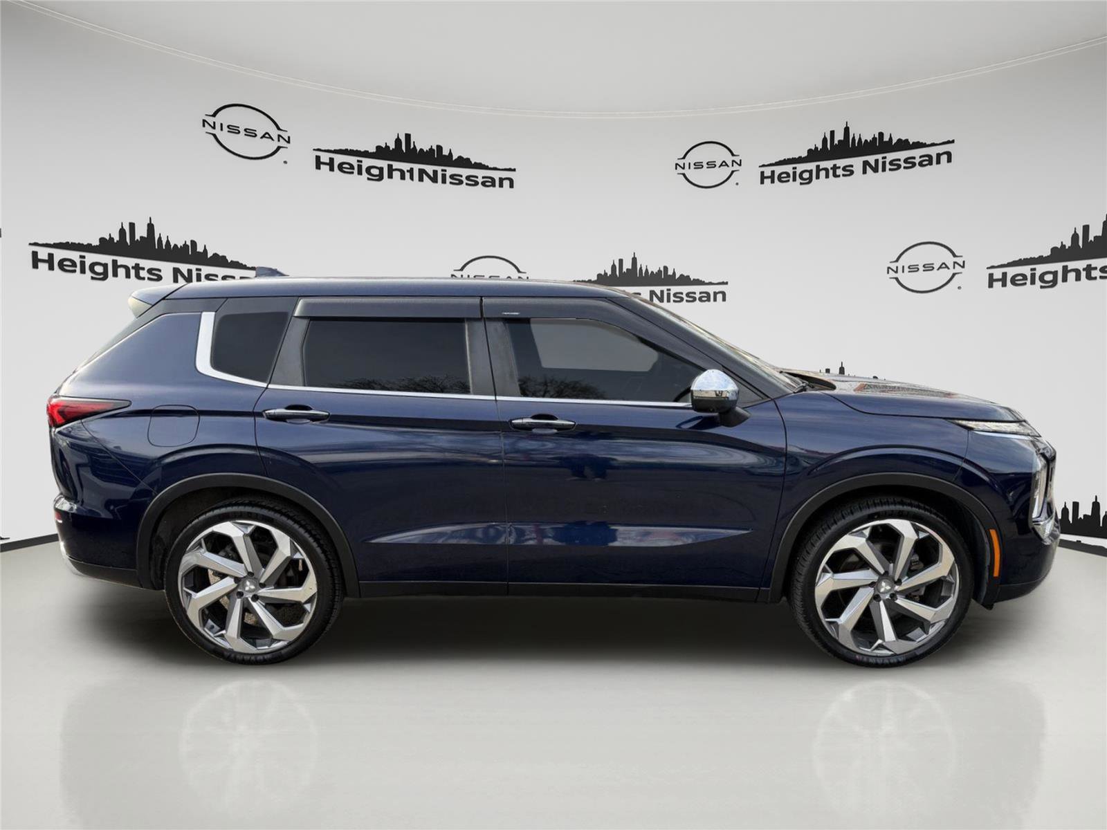 Used 2022 Mitsubishi Outlander SE image 6