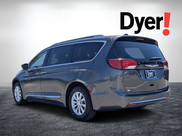 Used 2019 Chrysler Pacifica Touring-L FWD image 6