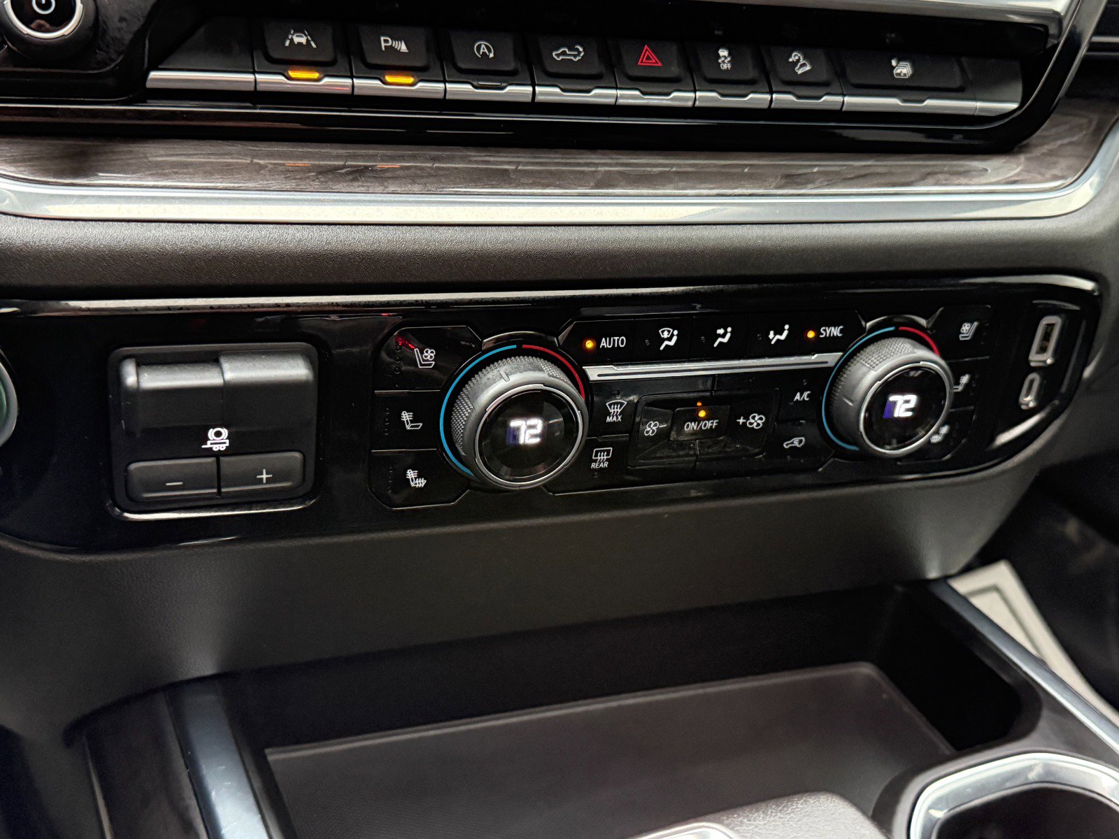 Used 2022 Chevrolet Silverado 1500 LTZ w/ LTZ Premium Package image 34