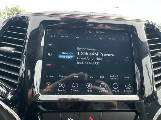 Used 2019 Jeep Cherokee Limited AWD/4WD image 18