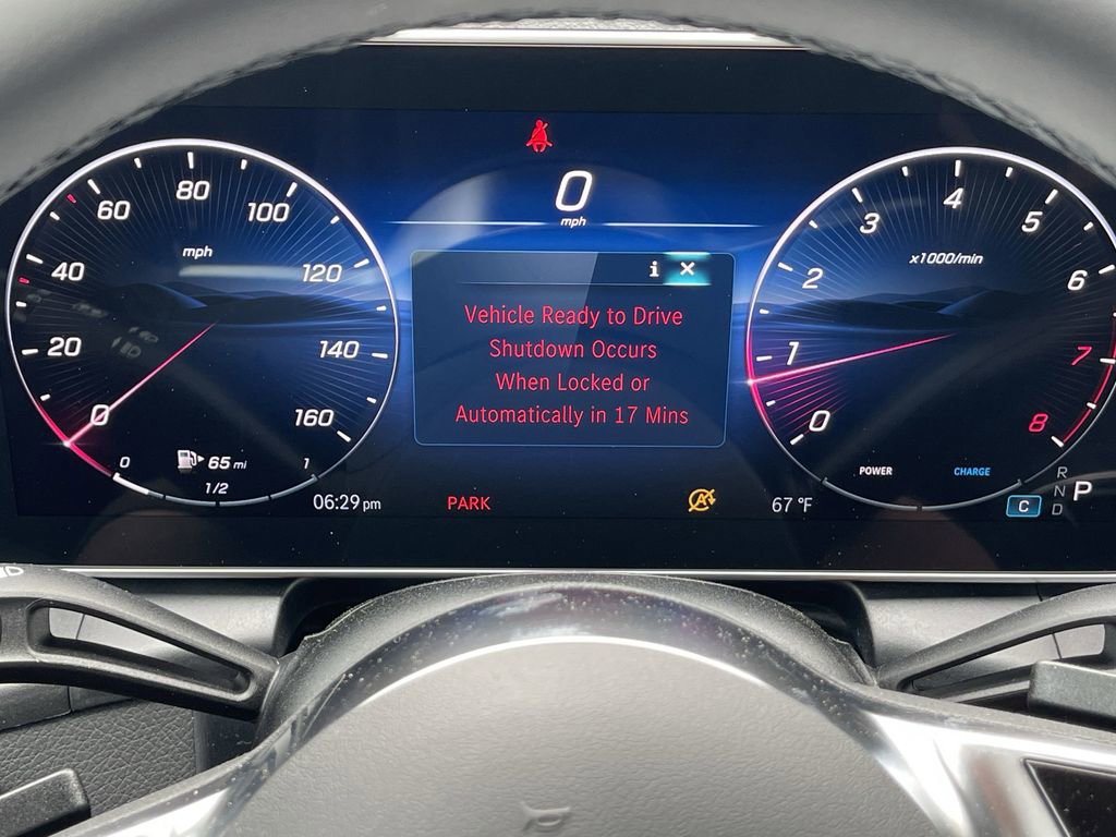 Used 2025 Mercedes-Benz GLC 300 4MATIC image 16