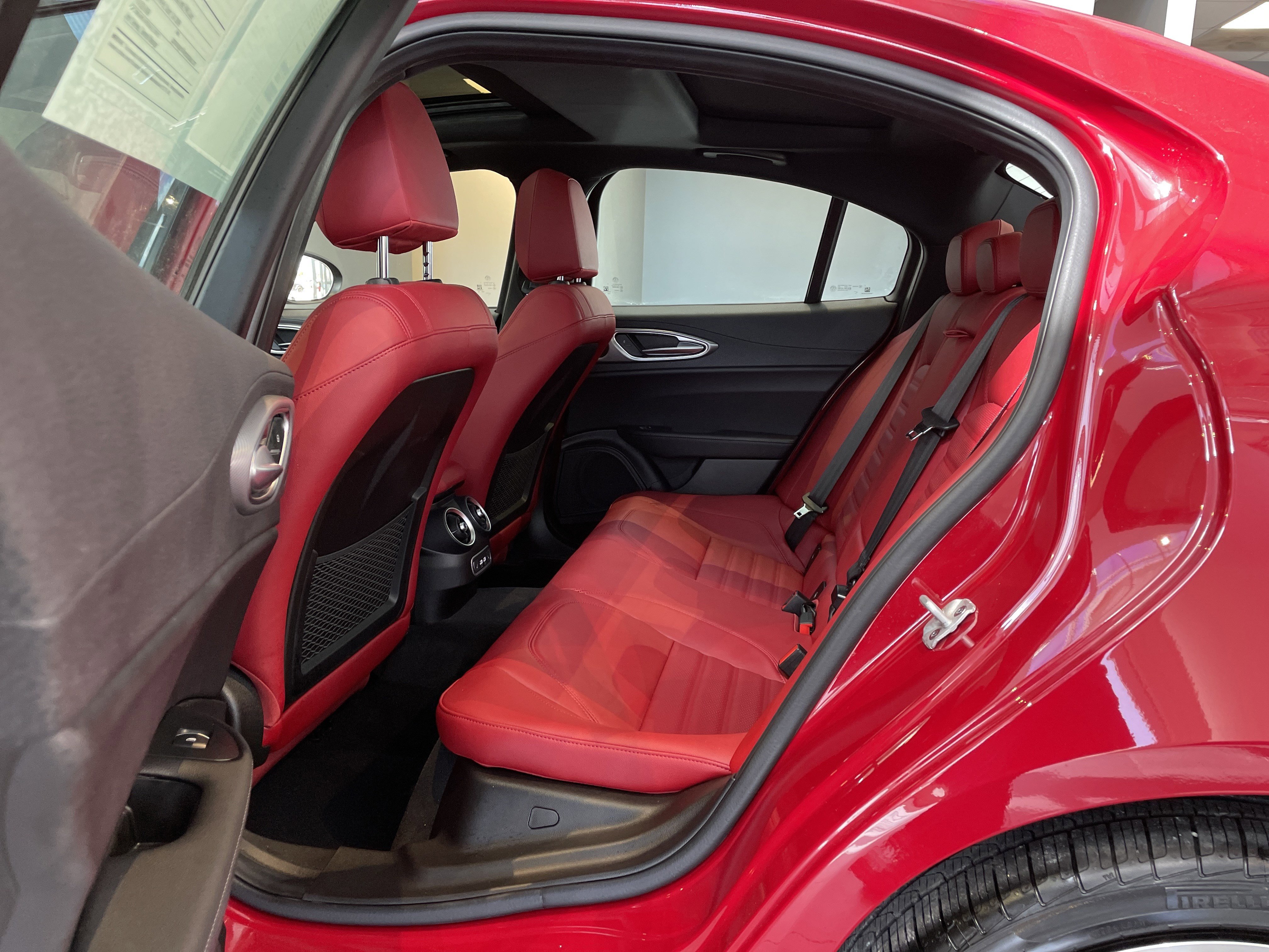 Used 2024 Alfa Romeo Giulia Veloce image 53