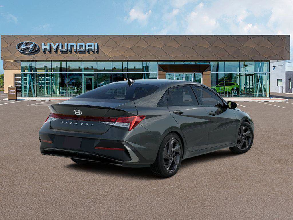 New 2026 Hyundai Elantra SEL Sport FWD image 5