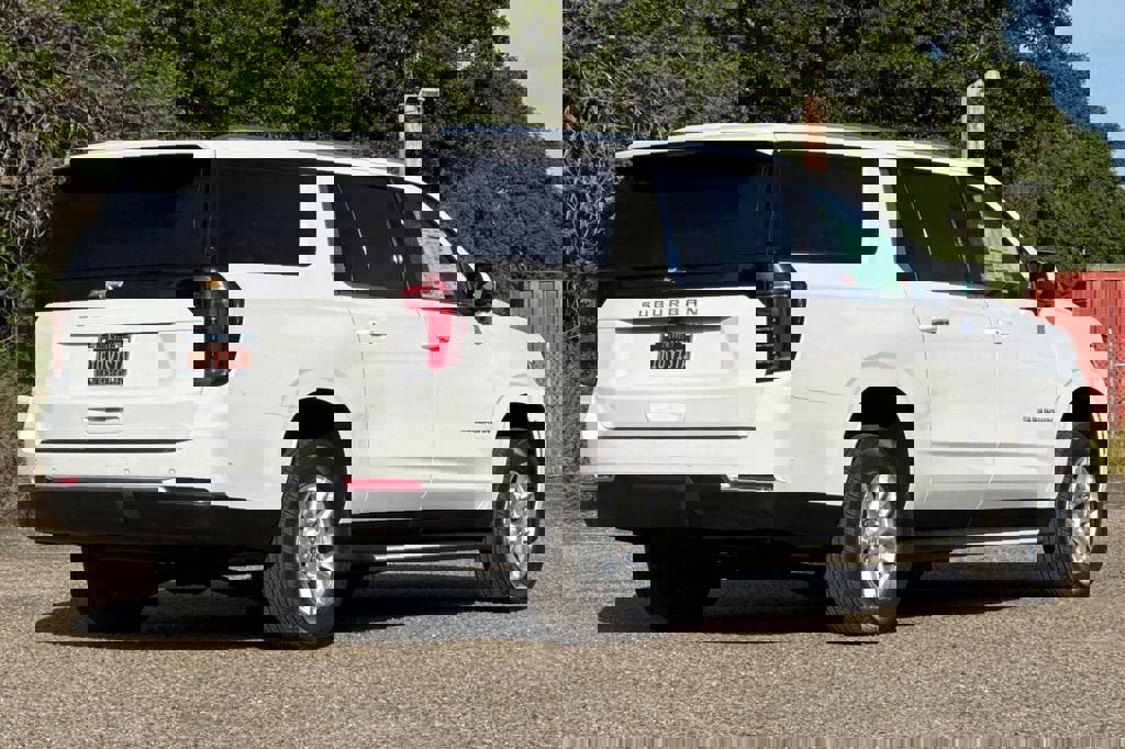 New 2026 Chevrolet Suburban LS image 4