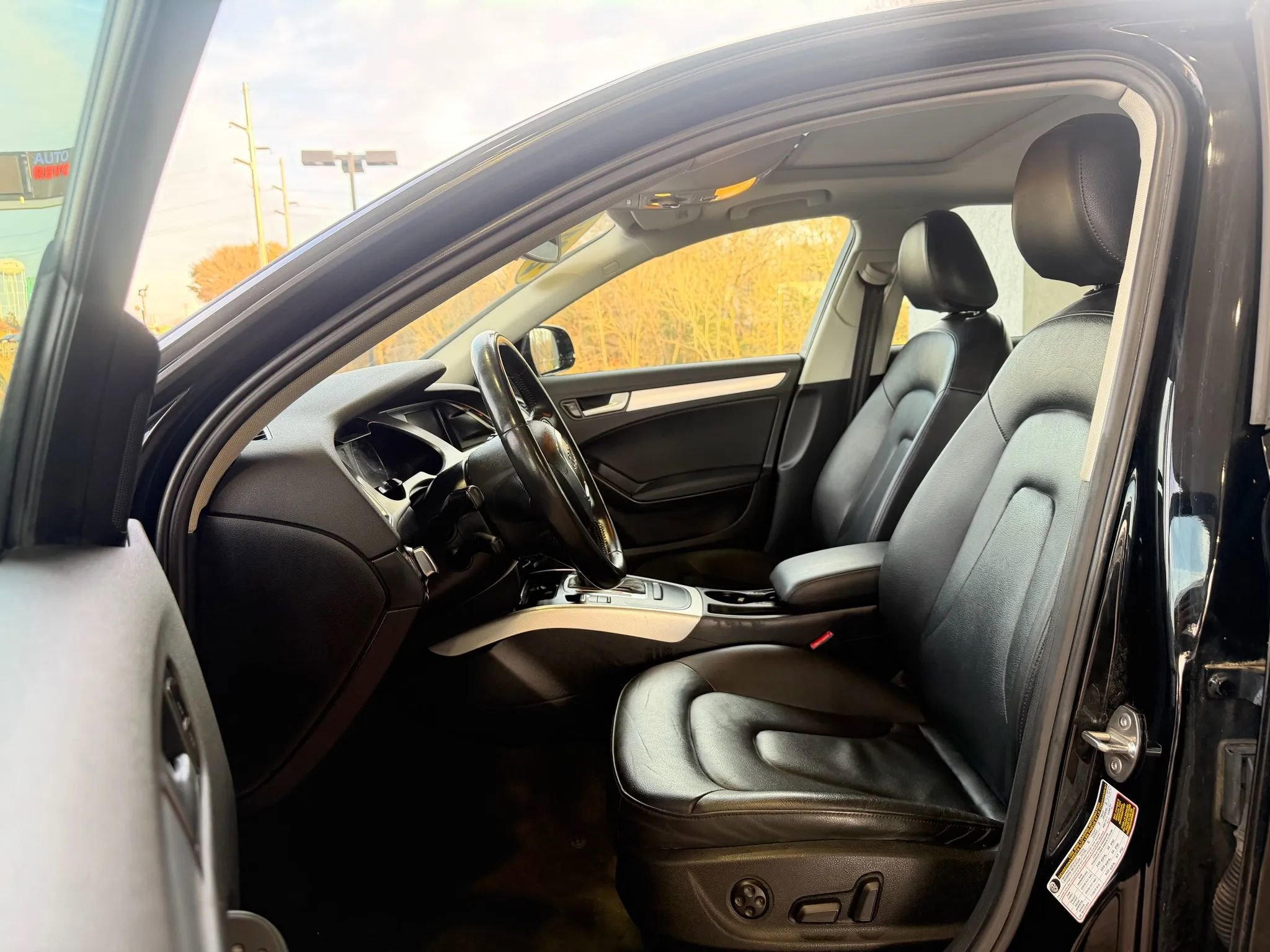 Used 2011 Audi A4 2.0T Premium image 8