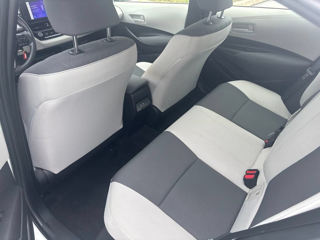 Used 2023 Toyota Corolla LE FWD image 32