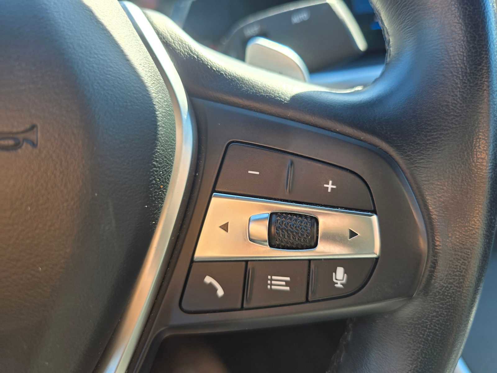 Used 2023 BMW 330i Sedan w/ Driving Assistance Package image 31