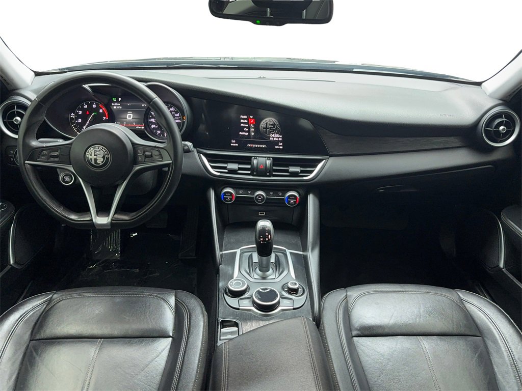 Used 2019 Alfa Romeo Giulia image 16