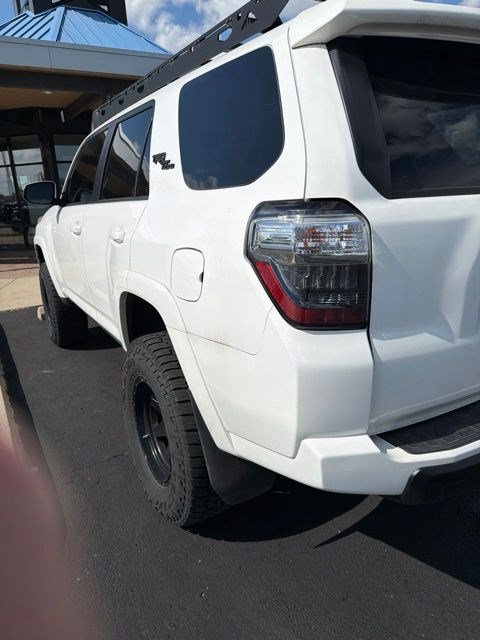 Used 2018 Toyota 4Runner TRD Off-Road Premium AWD/4WD image 4