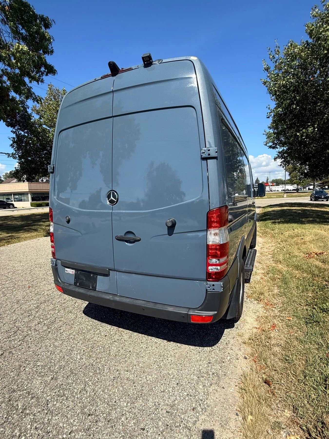 Used 2018 Mercedes-Benz Sprinter 2500 image 4