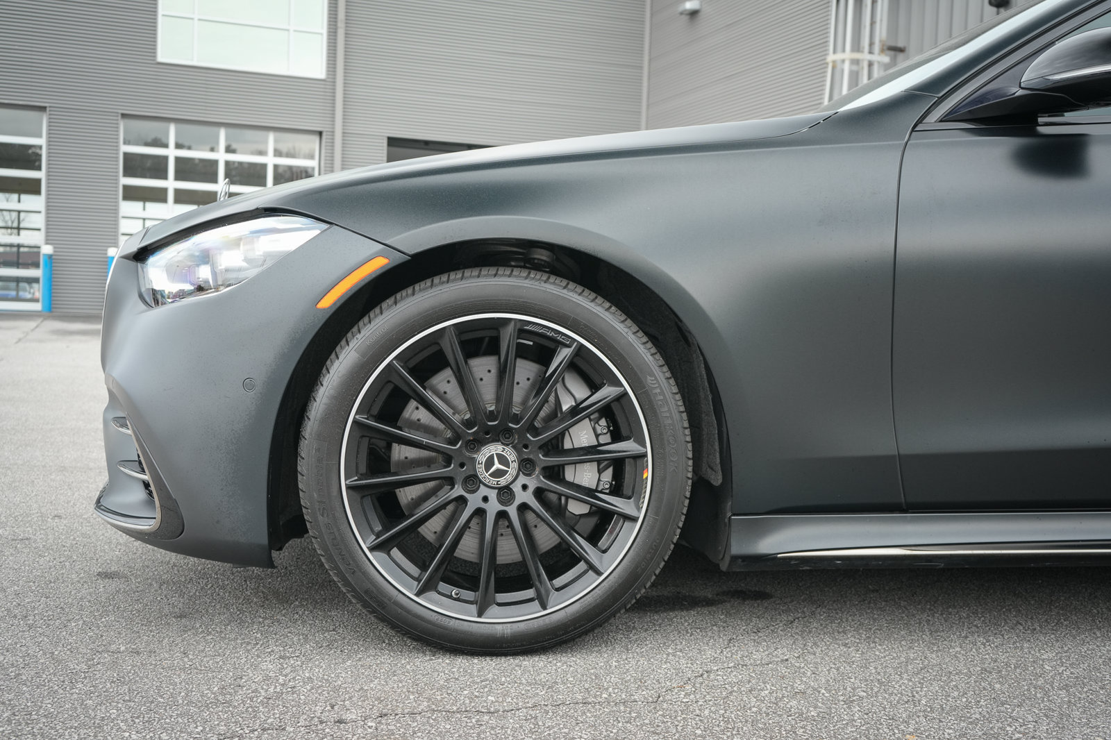 Used 2023 Mercedes-Benz S 580e 4MATIC Sedan w/ AMG Line image 12