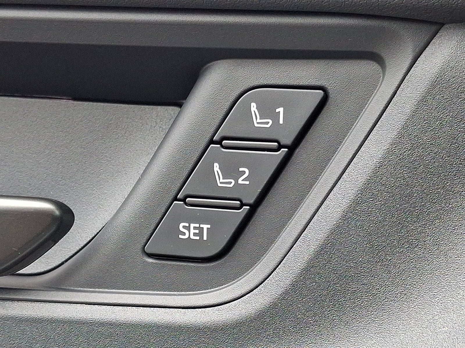 New 2026 Toyota C-HR AWD/4WD image 18