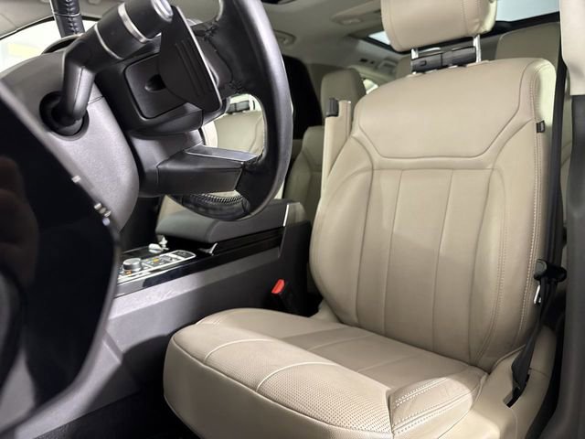 Used 2018 Land Rover Discovery HSE image 19