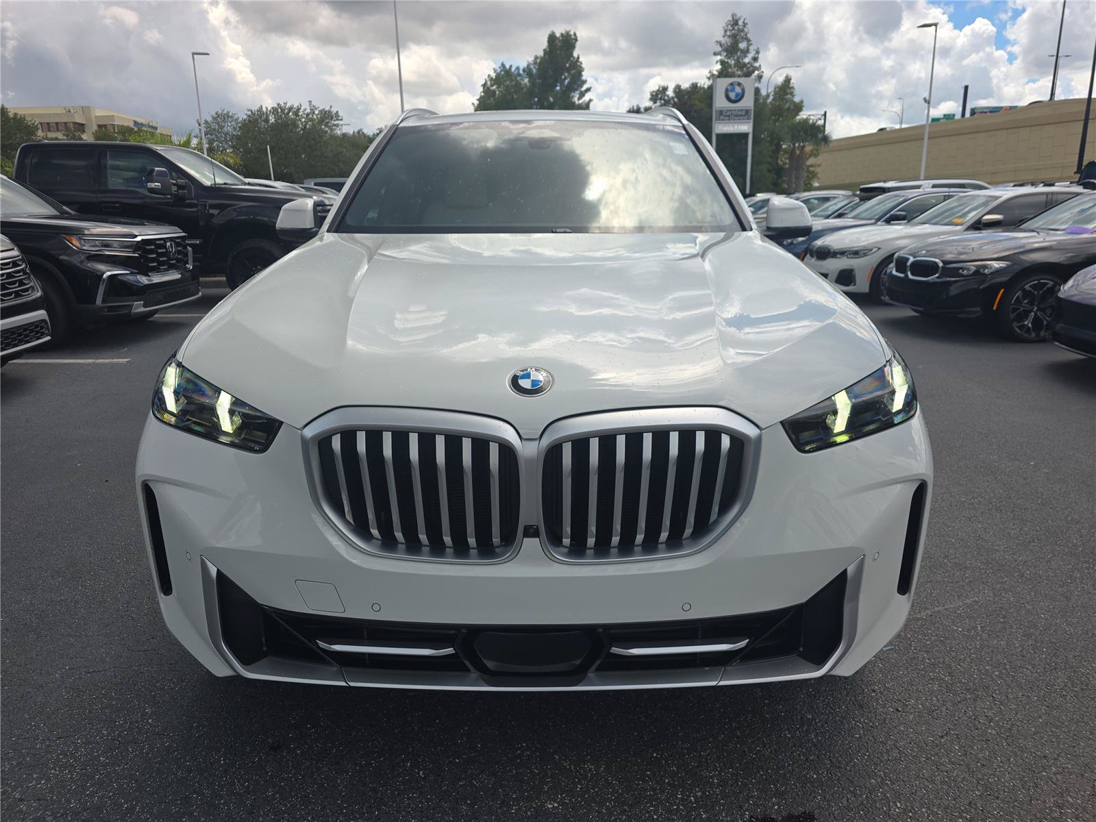 Certified 2024 BMW X5 sDrive40i w/ Parking Assistance Package RWD image 2