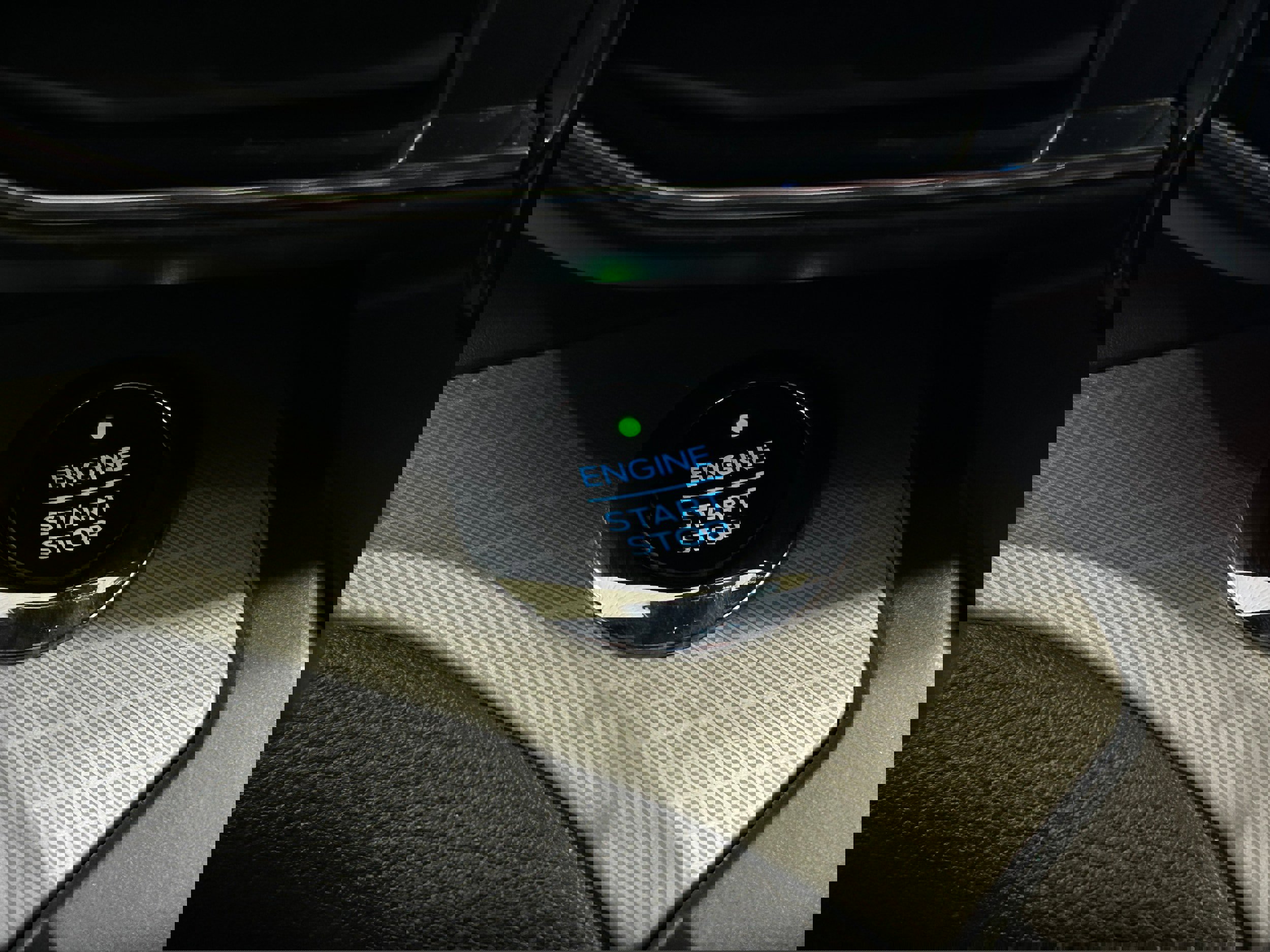 Used 2020 Ford Explorer XLT w/ Equipment Group 202A image 12