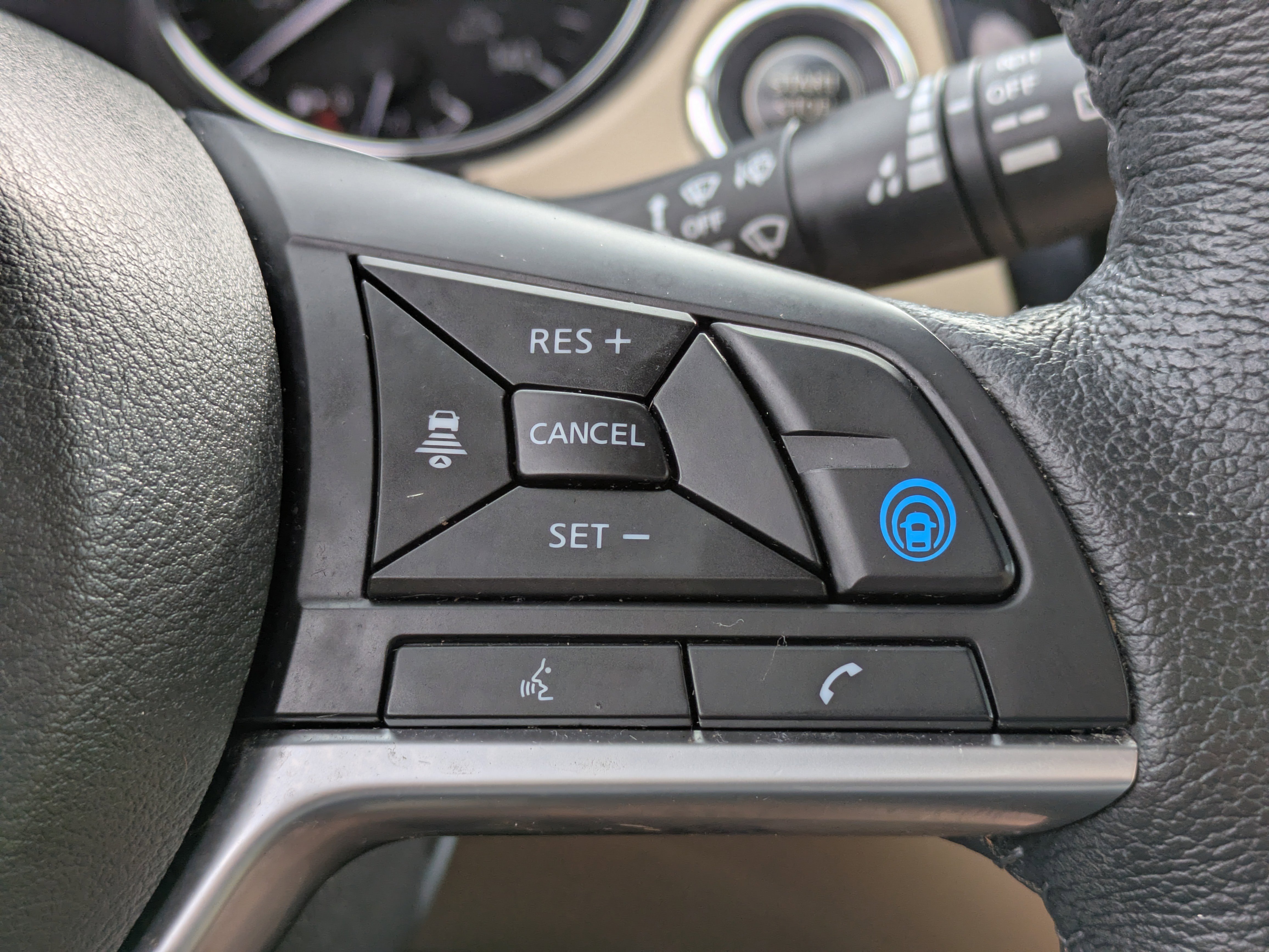 Used 2020 Nissan Rogue SL w/ Premium Package image 24