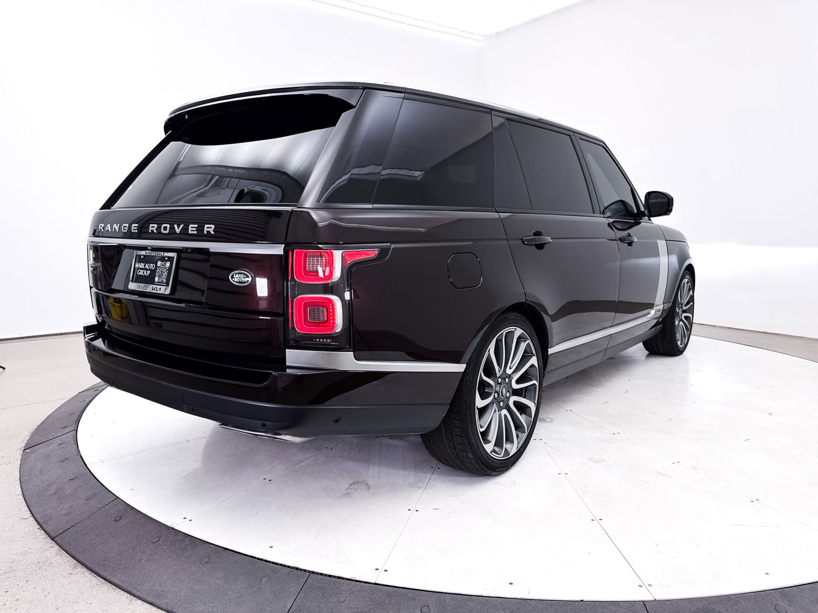 Used 2021 Land Rover Range Rover P525 Westminster Edition LWB image 20