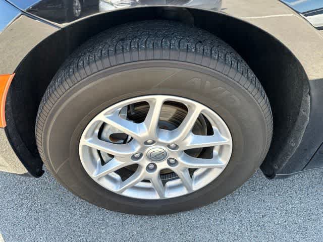 Certified 2024 Chrysler Pacifica Touring-L FWD image 3