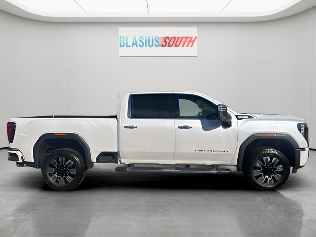 Used 2024 GMC Sierra 3500 Denali w/ Denali Reserve Package AWD/4WD image 2