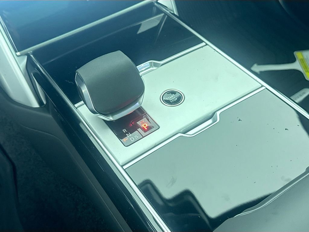 New 2026 Land Rover Range Rover SE image 16