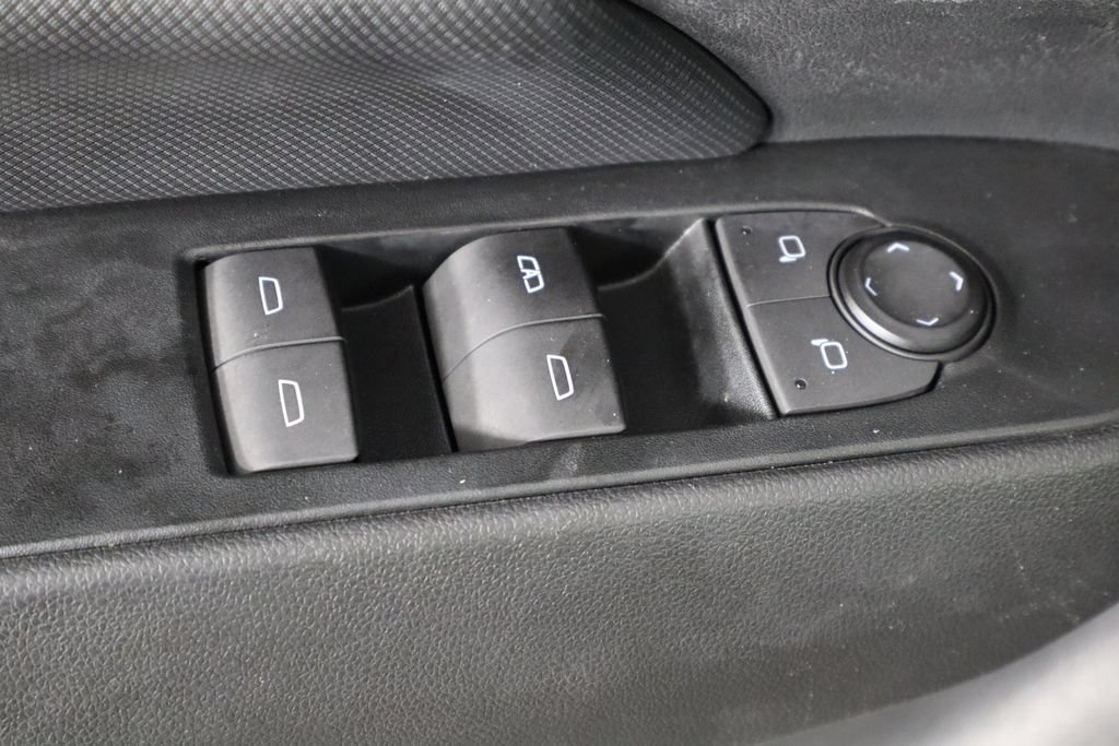 Used 2024 Chevrolet Equinox EV RS FWD image 19