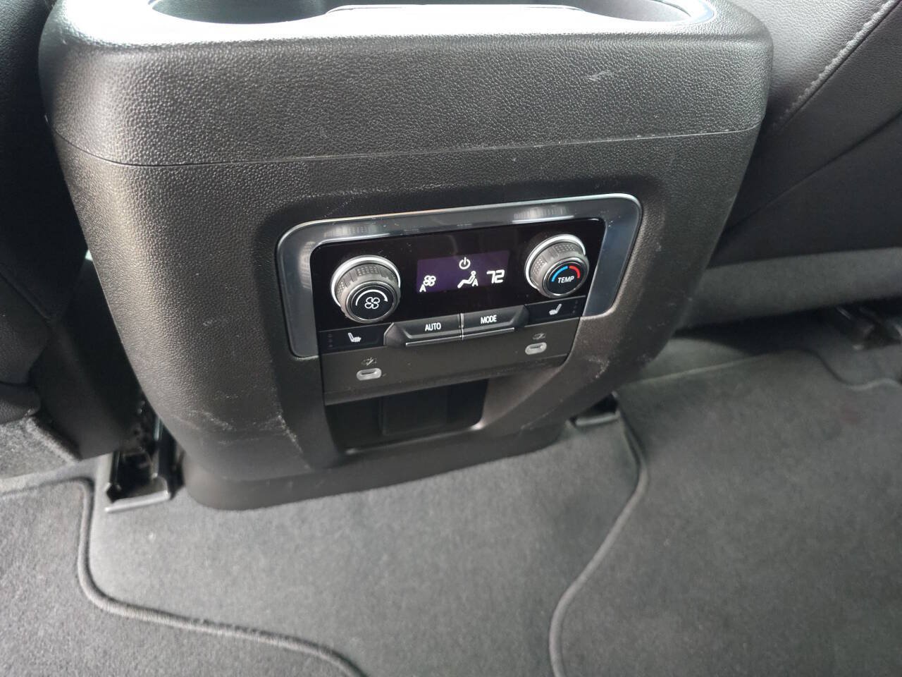 Used 2023 Chevrolet Tahoe Premier AWD/4WD image 19