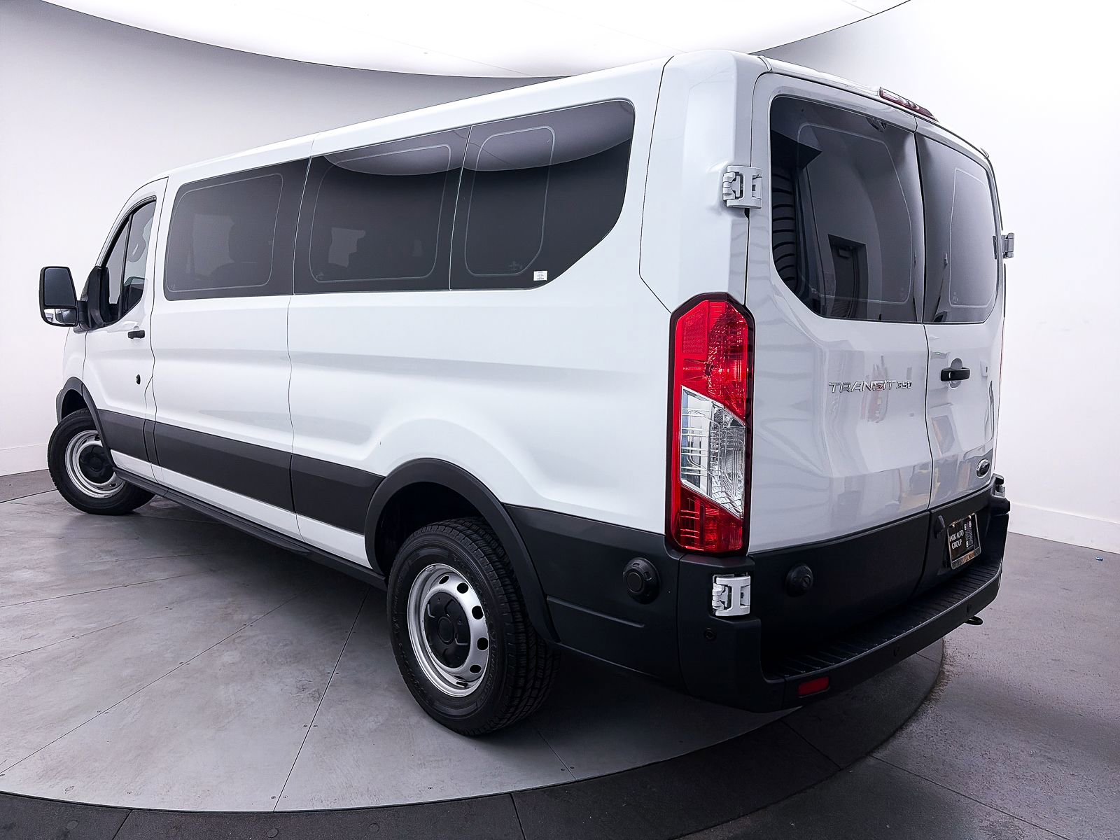 Used 2020 Ford Transit 350 XL image 2
