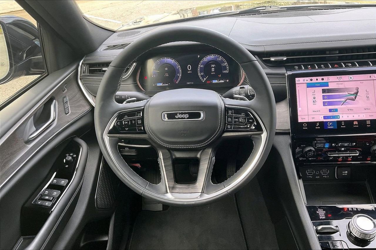 Certified 2024 Jeep Grand Cherokee L Overland w/ Luxury Tech Group IV image 10