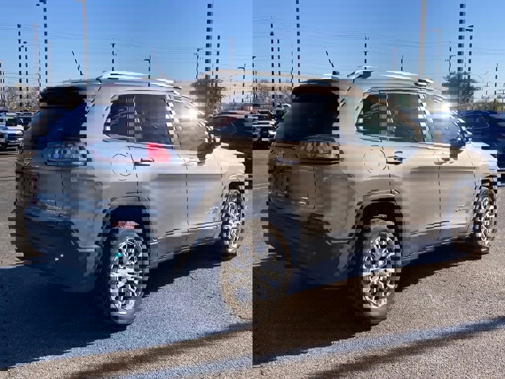 Used 2021 Jeep Cherokee Latitude image 5