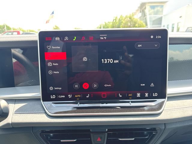 New 2026 Volkswagen Tiguan SE R-Line FWD image 13