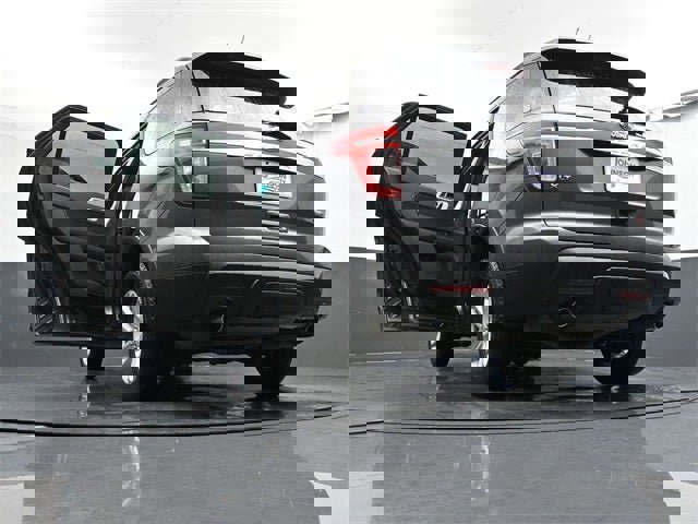Used 2015 Ford Explorer XLT image 41