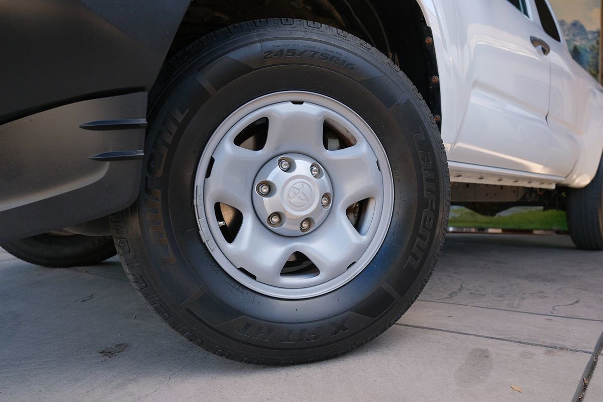 Used 2017 Toyota Tacoma SR RWD image 45