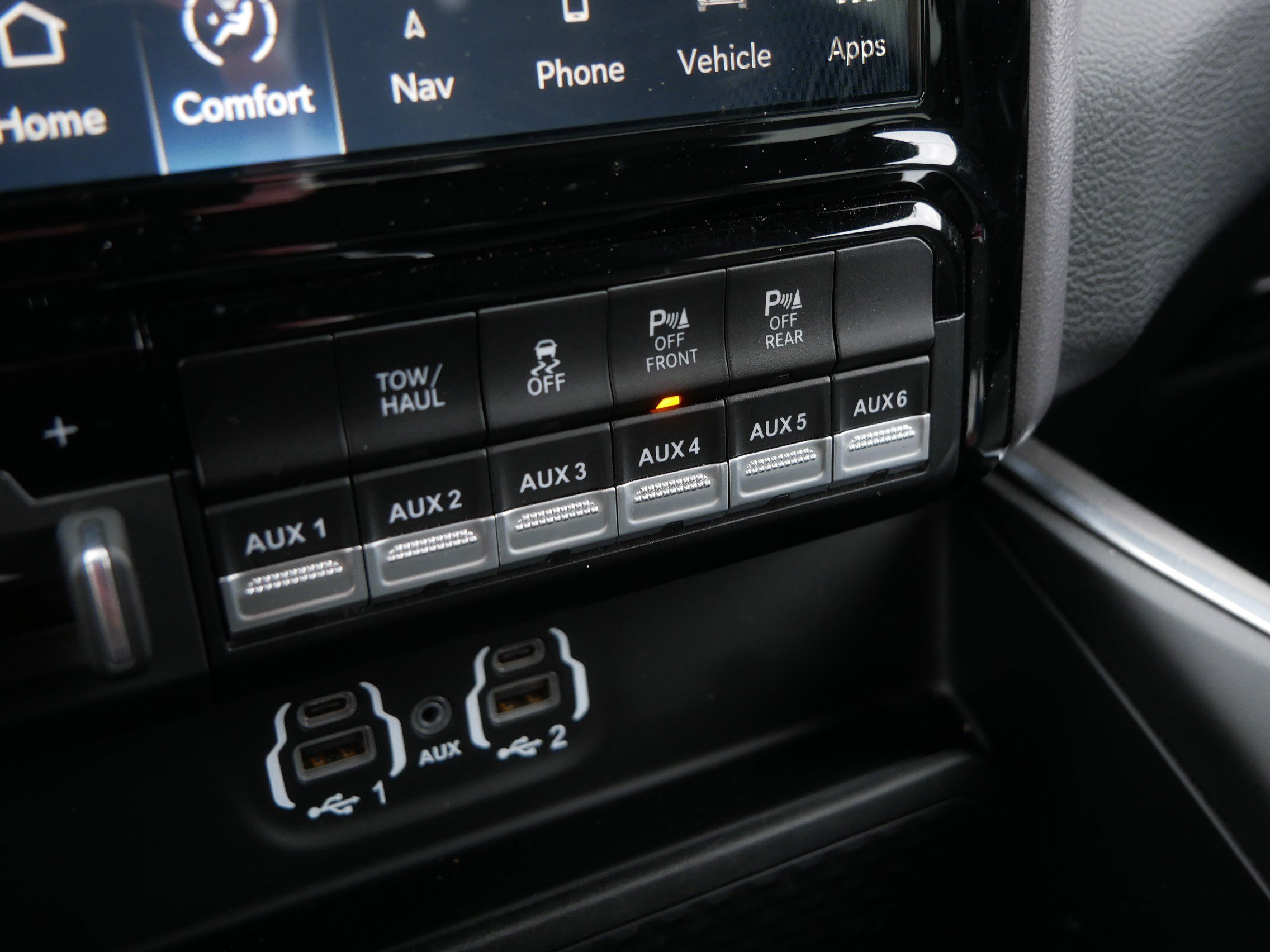 Used 2024 RAM 3500 Big Horn w/ Night Edition AWD/4WD image 26