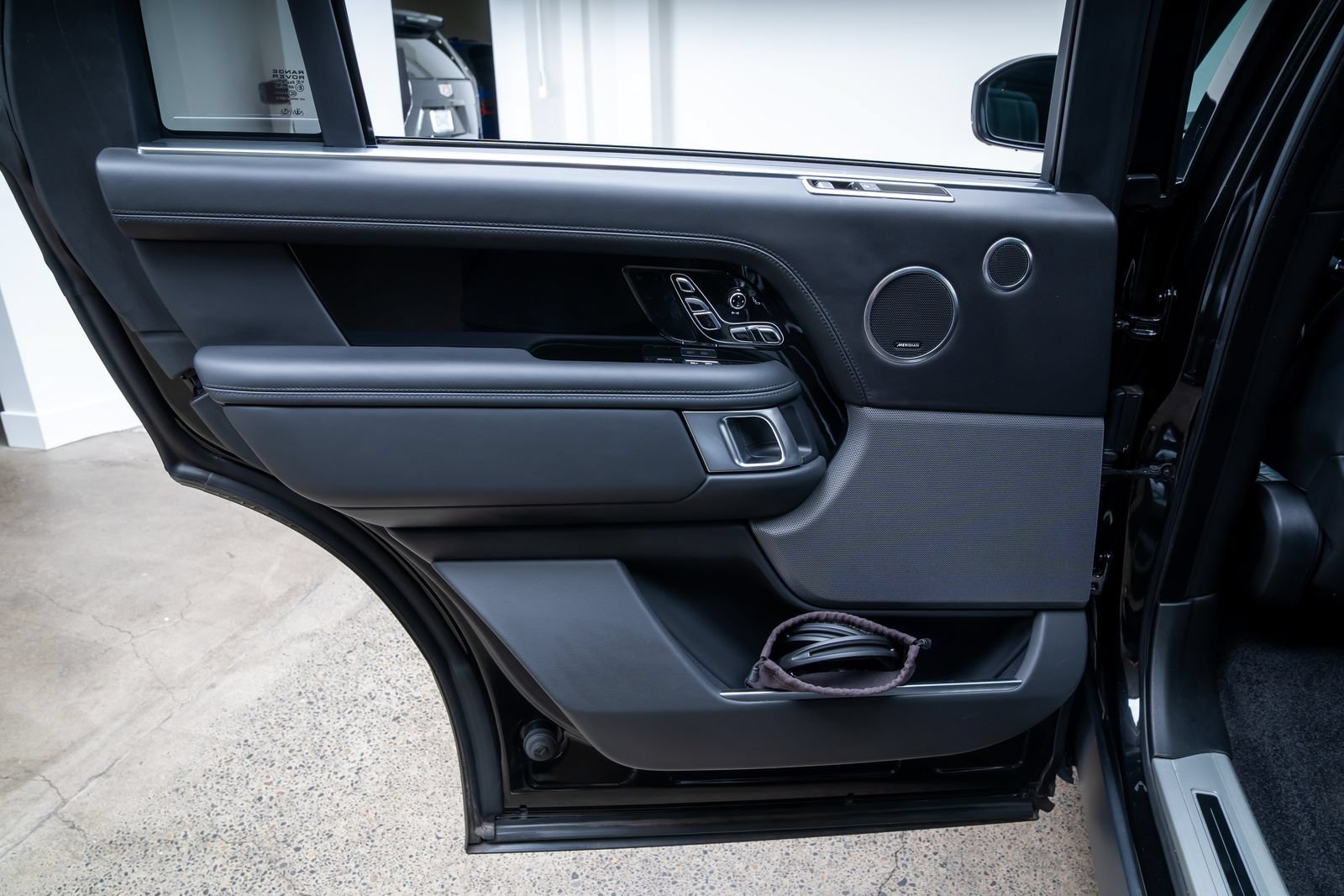 Used 2021 Land Rover Range Rover Autobiography Fifty Edition AWD/4WD image 18
