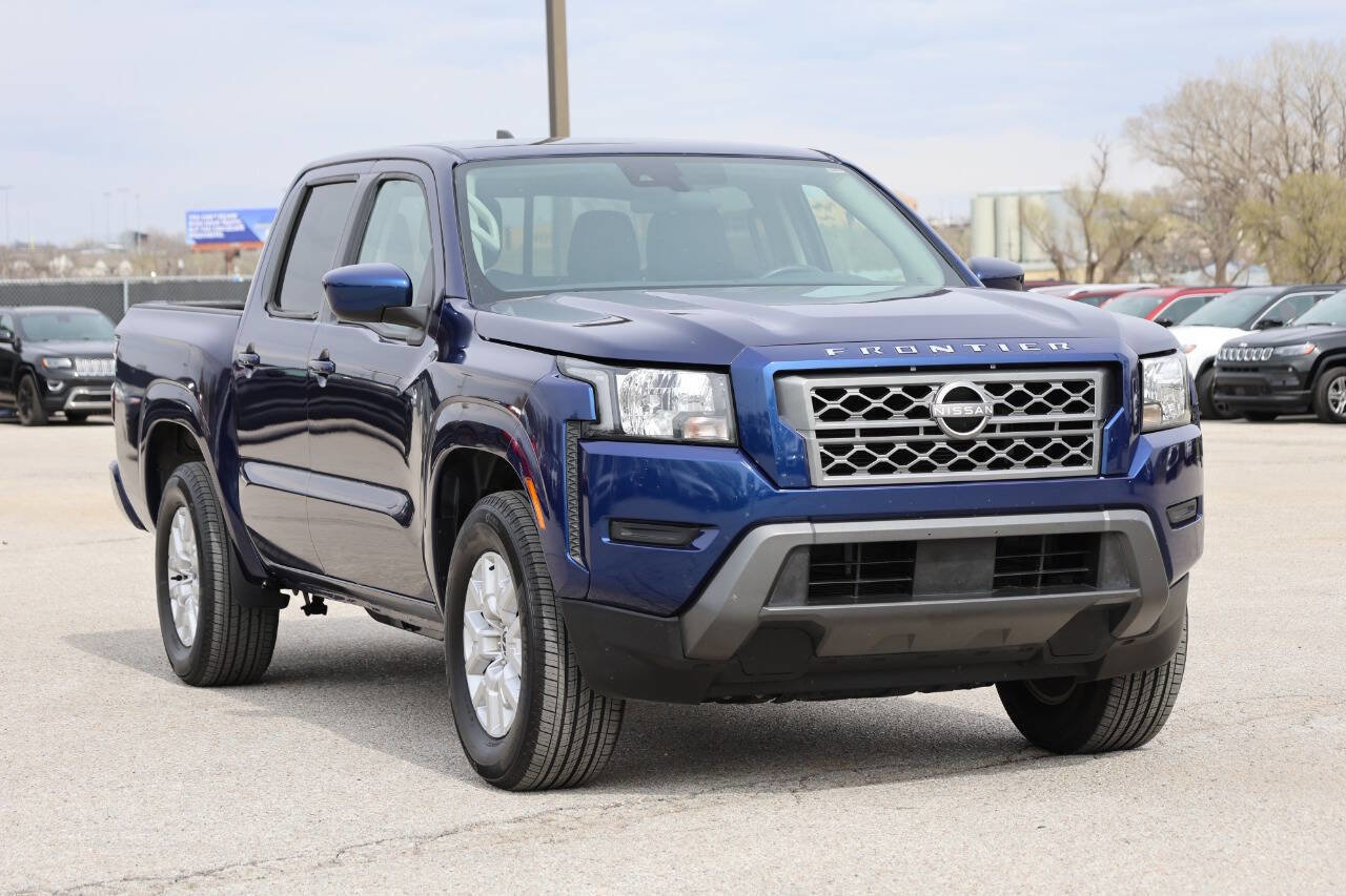 Used 2022 Nissan Frontier SV image 4