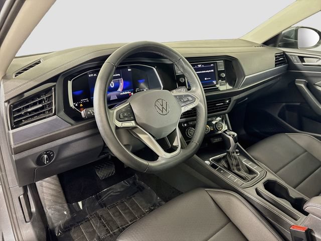 Certified 2024 Volkswagen Jetta SE FWD image 9