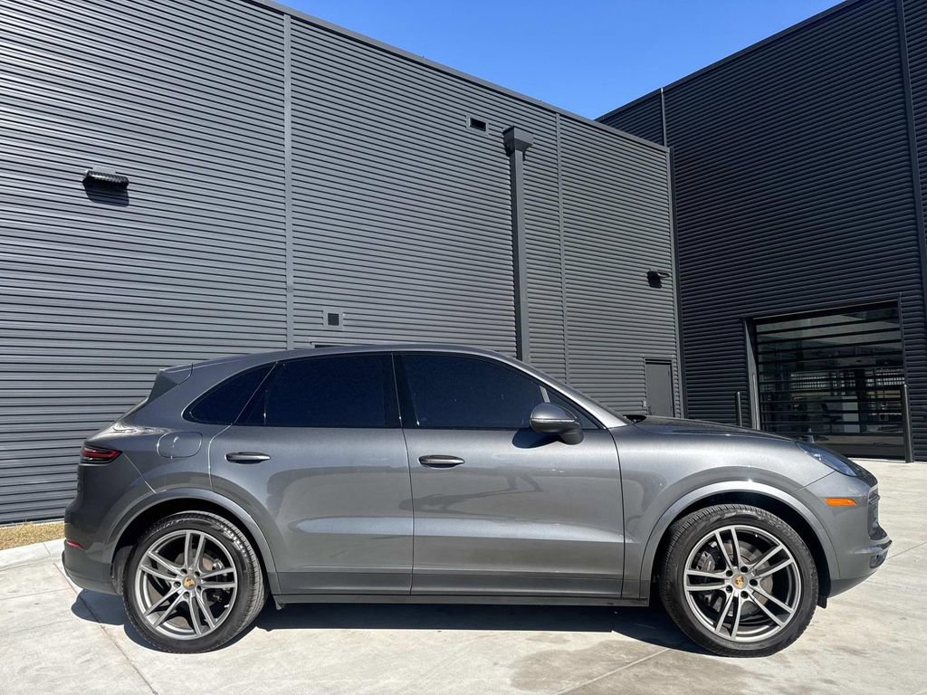 Used 2021 Porsche Cayenne image 10