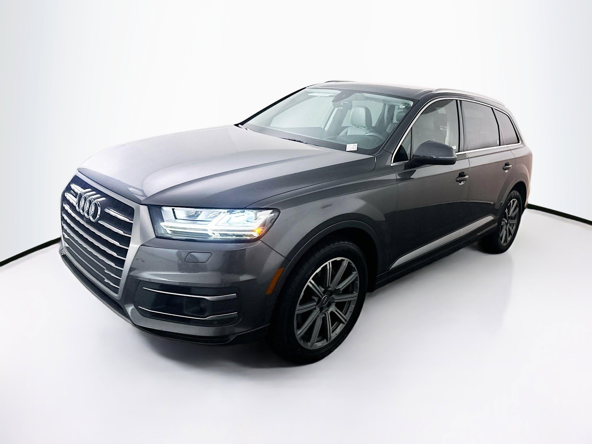 Used 2018 Audi Q7 3.0T Prestige w/ Prestige Package image 3