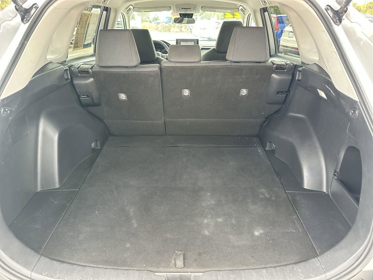 Used 2022 Toyota RAV4 LE image 8