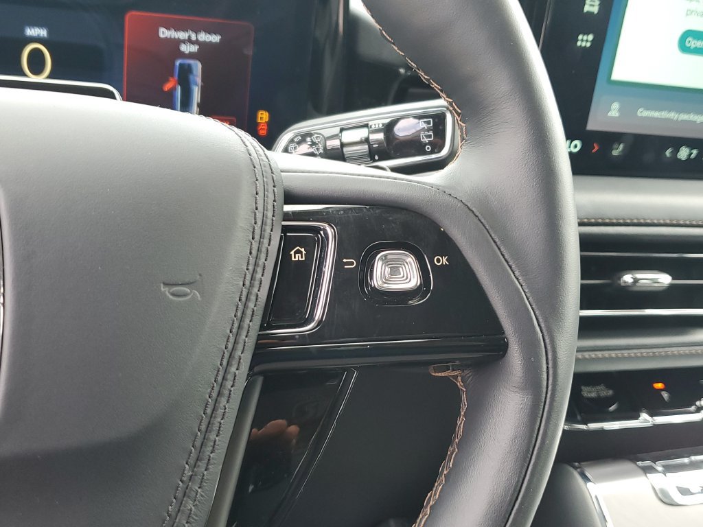 New 2026 Lincoln Aviator 2WD image 24