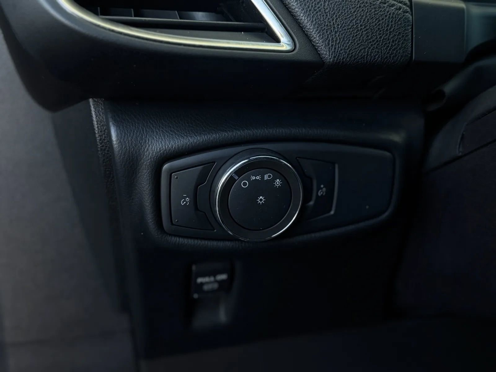 Used 2016 Lincoln MKX Premiere FWD image 25