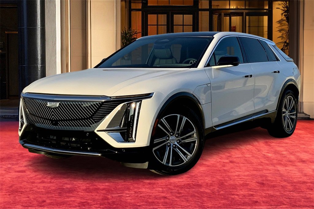 New 2025 Cadillac Lyriq Luxury