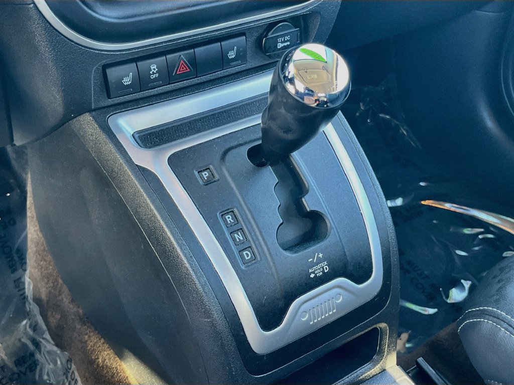 Used 2014 Jeep Compass Latitude FWD image 15