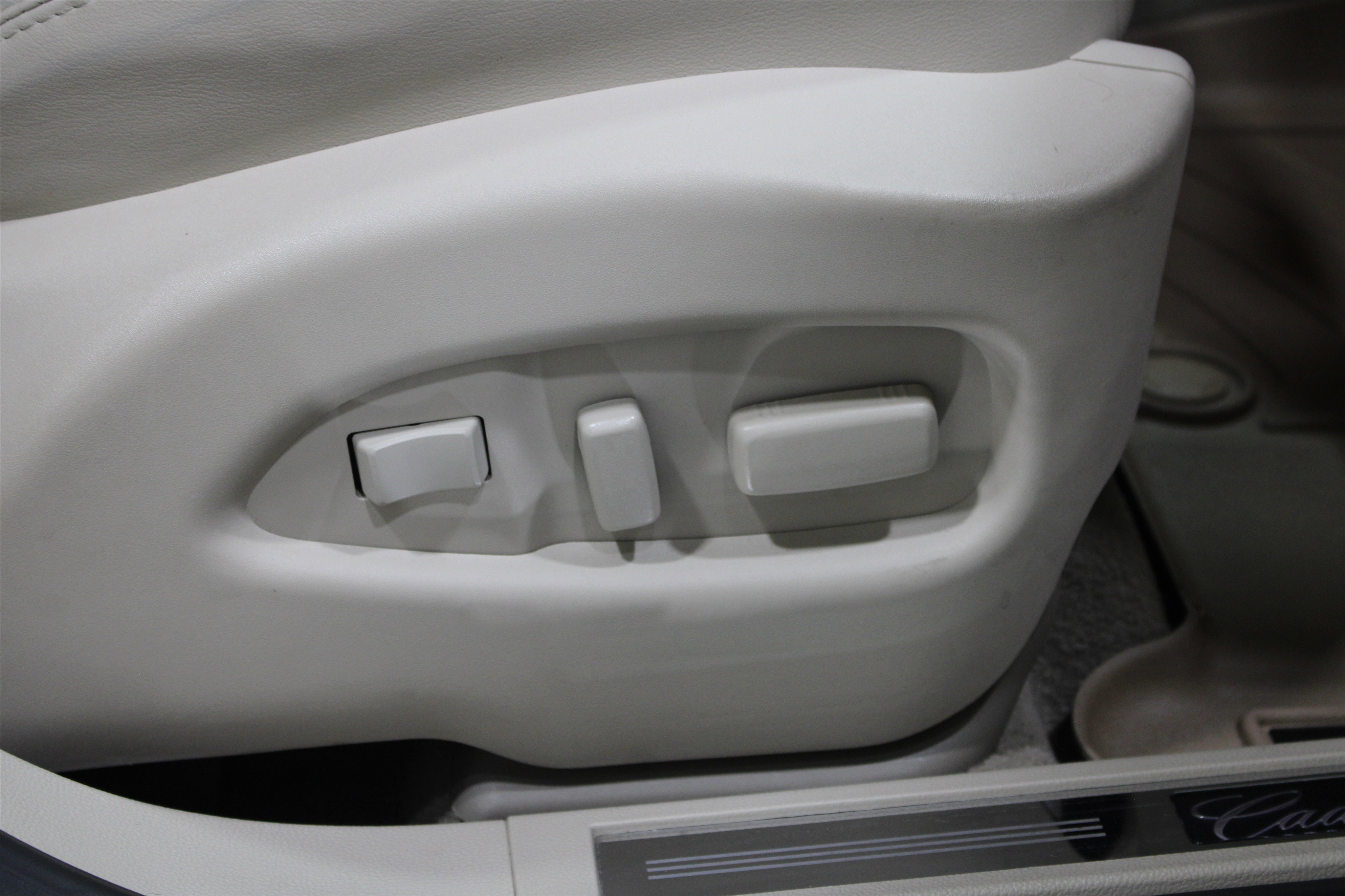 Used 2016 Cadillac SRX Premium w/ LPO, Protection Package image 27