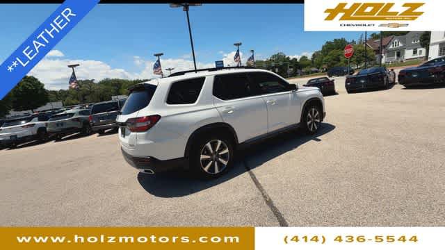 Used 2025 Honda Pilot Touring image 8