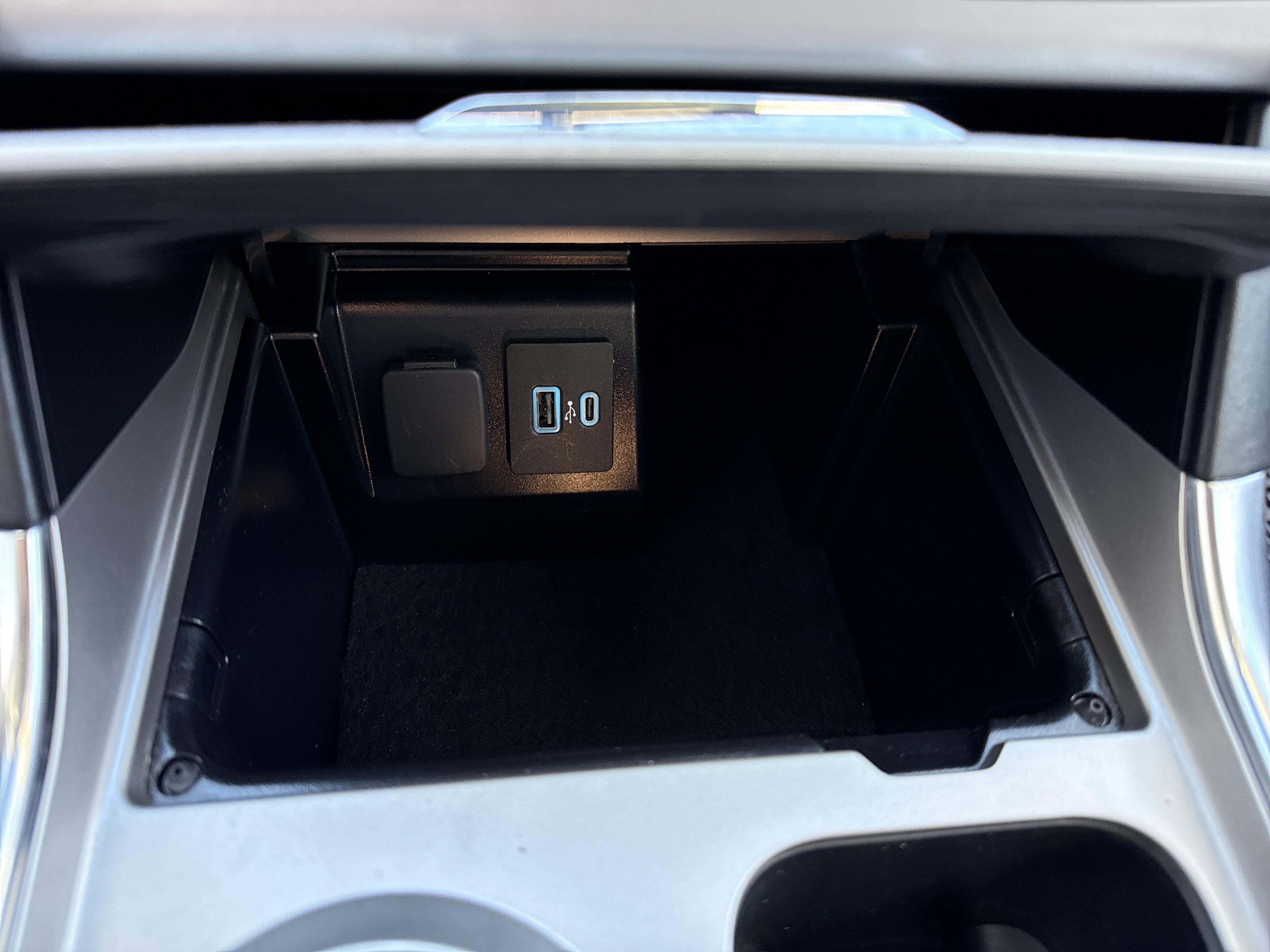 Certified 2023 Ford Explorer XLT w/ Equipment Group 202A image 24