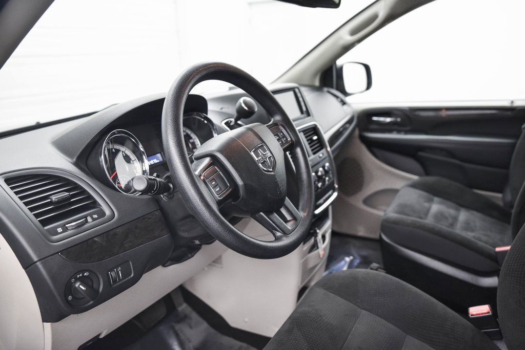 Used 2019 Dodge Grand Caravan SE image 16